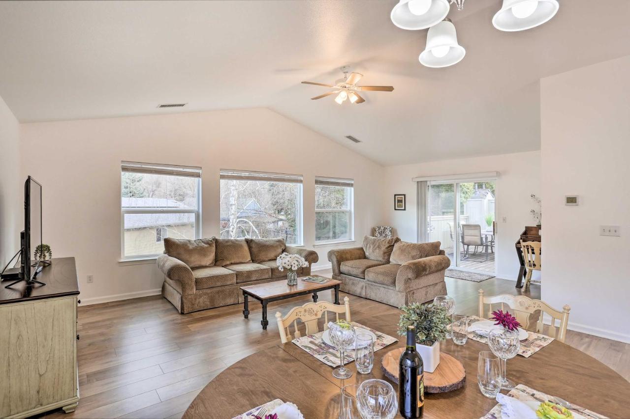 Villa Mount Shasta Escape With Balcony About Walk To Dtwn Esterno foto
